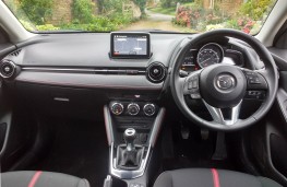 Mazda2, dashboard